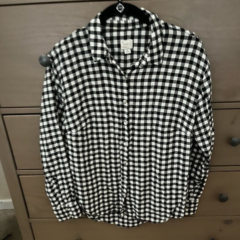 A New Day black/white checkered tunic length button down shirt. Great condition